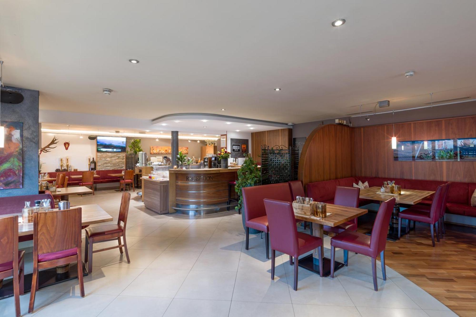 Das Sonnleiten Ski- Und Motorradhotel Bruck Im Zillertal Bruck am Ziller ภายนอก รูปภาพ