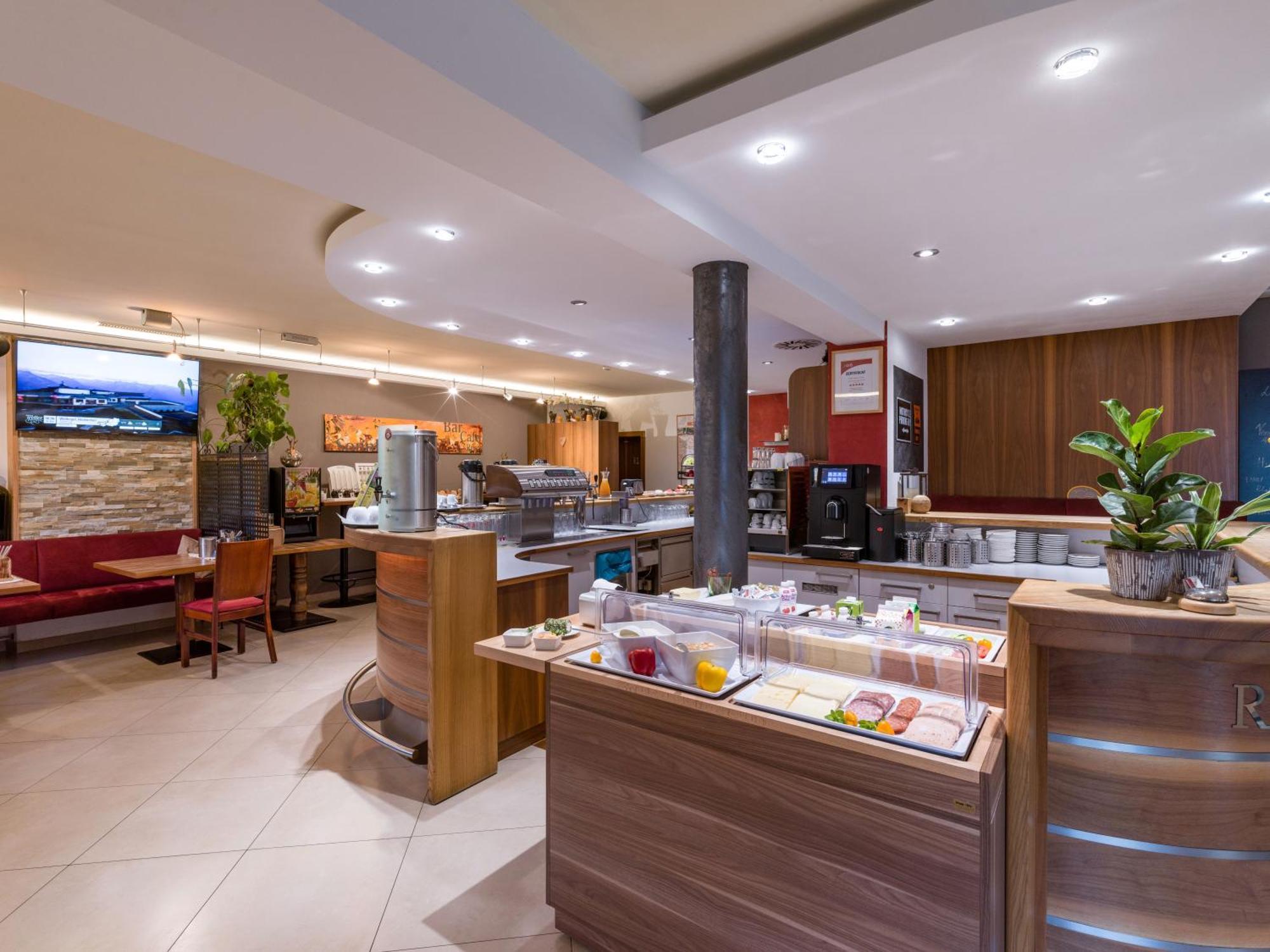 Das Sonnleiten Ski- Und Motorradhotel Bruck Im Zillertal Bruck am Ziller ภายนอก รูปภาพ