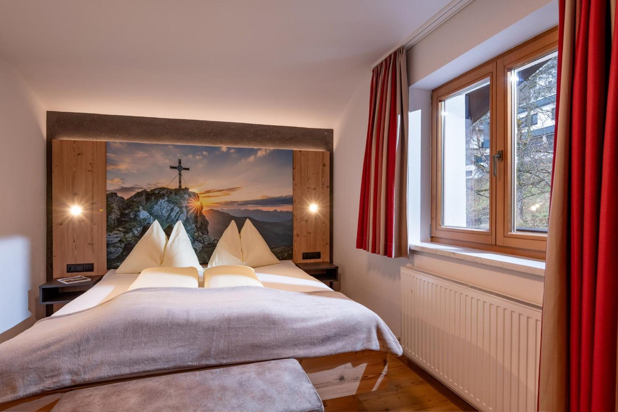 Das Sonnleiten Ski- Und Motorradhotel Bruck Im Zillertal Bruck am Ziller ภายนอก รูปภาพ